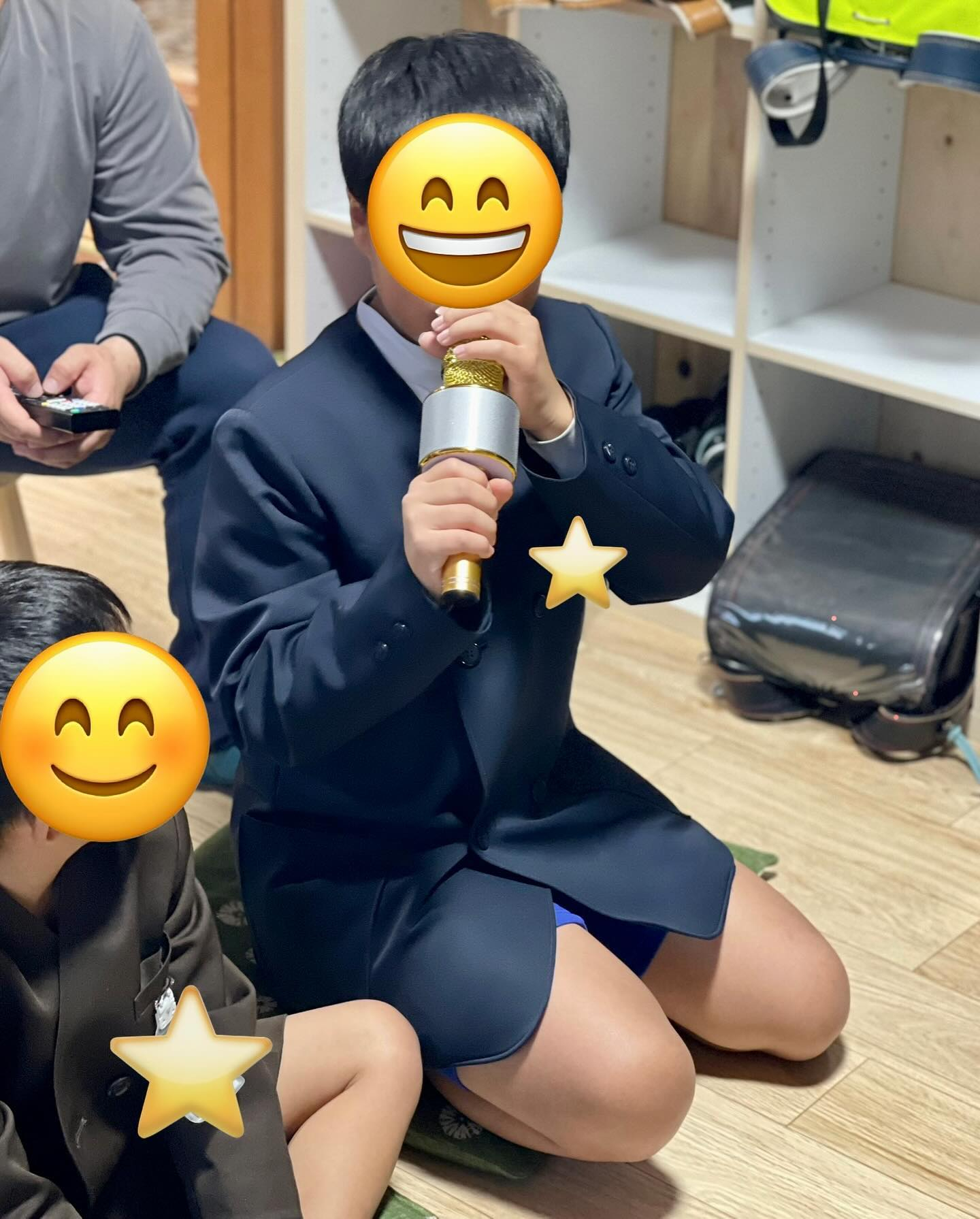 今日は皆でクリスマスの飾りつけをしました。