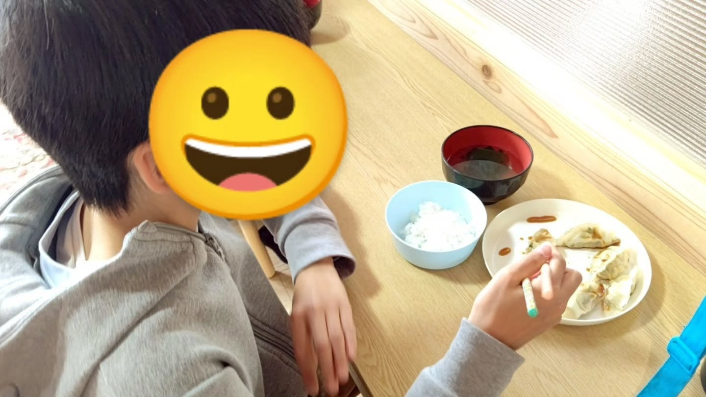 今日の調理実習は前からずーっとリクエストがあった餃子を作りま...