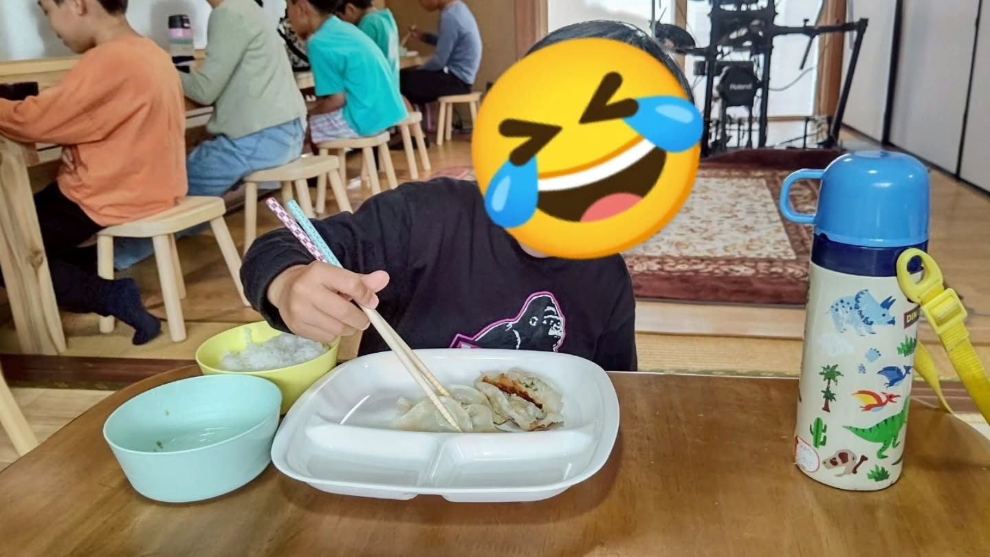 今日の調理実習は前からずーっとリクエストがあった餃子を作りま...