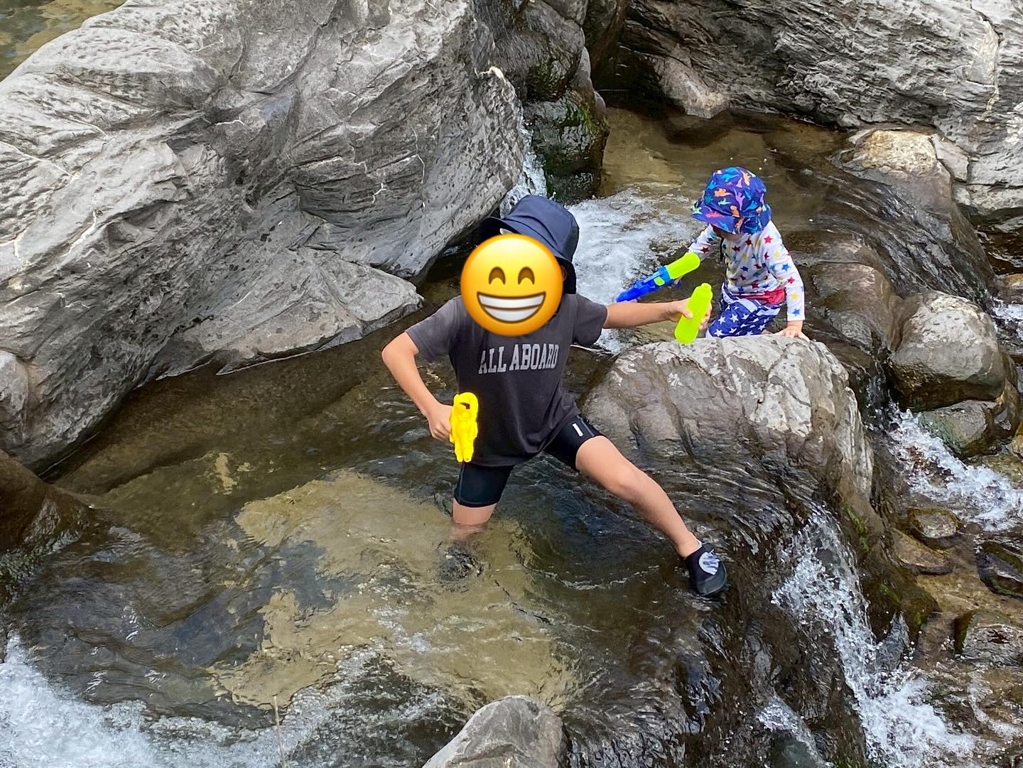 今日は待ちに待った初めての川遊び🌊👟✨