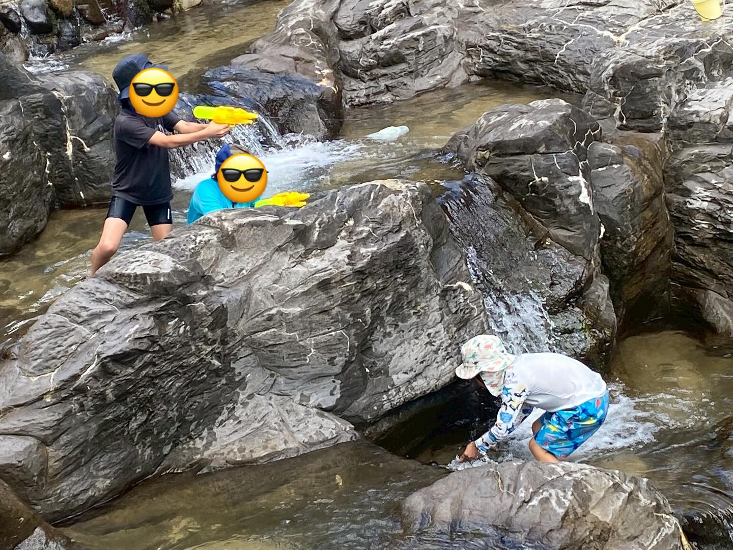 今日は待ちに待った初めての川遊び🌊👟✨